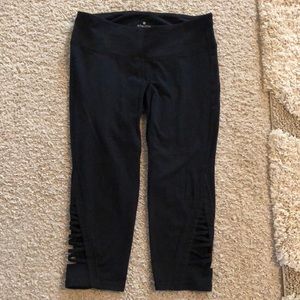 Women’s medium Athleta black Capri leggings